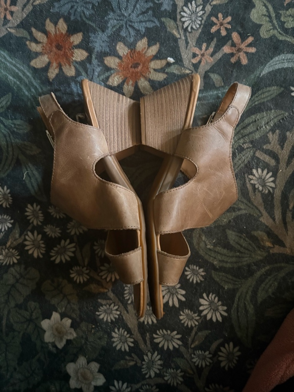 b.o.c. Brown Leather Block Heel Sandals Womens 9 - Picture 6 of 7